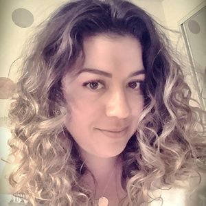 Meet your Posher, Ana